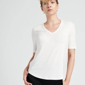Universal Standard Lily Liquid Jersey V-Neck Stovepipe Tee White, NWT, XS, 10-12